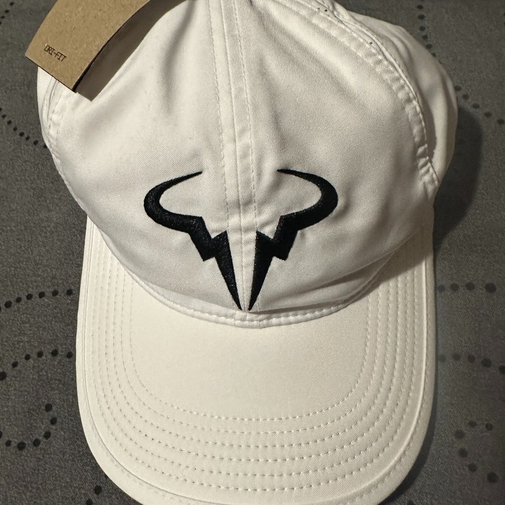 NIKE RAFAEL NADAL TENNIS DRI FIT HAT SIZE M/L OR XL/L UNISEX NWT $36.00